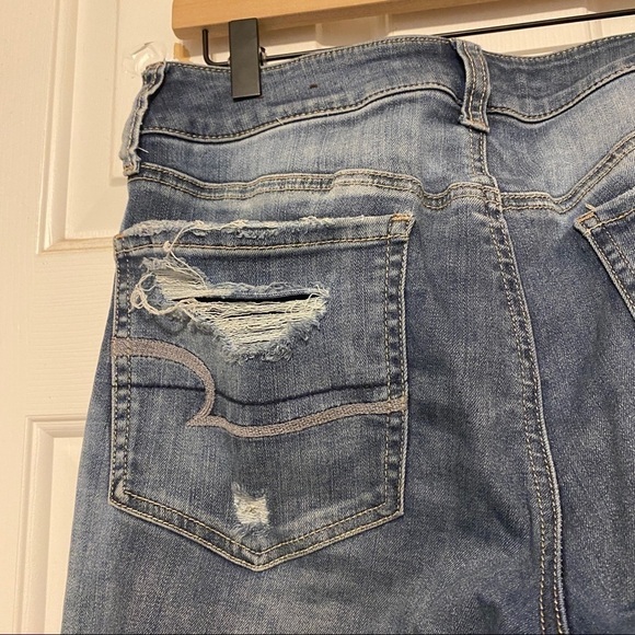 AE American Eagle outfitters butterfly destroyed Tomboy jeans size 6 regular - Picture 8 of 12